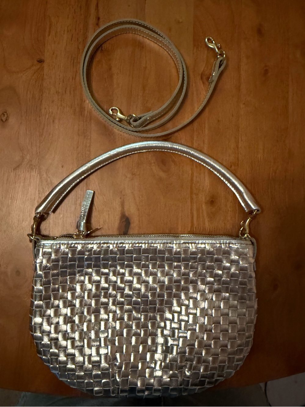 Clare V. Silver Woven Petite Moyen Messenger